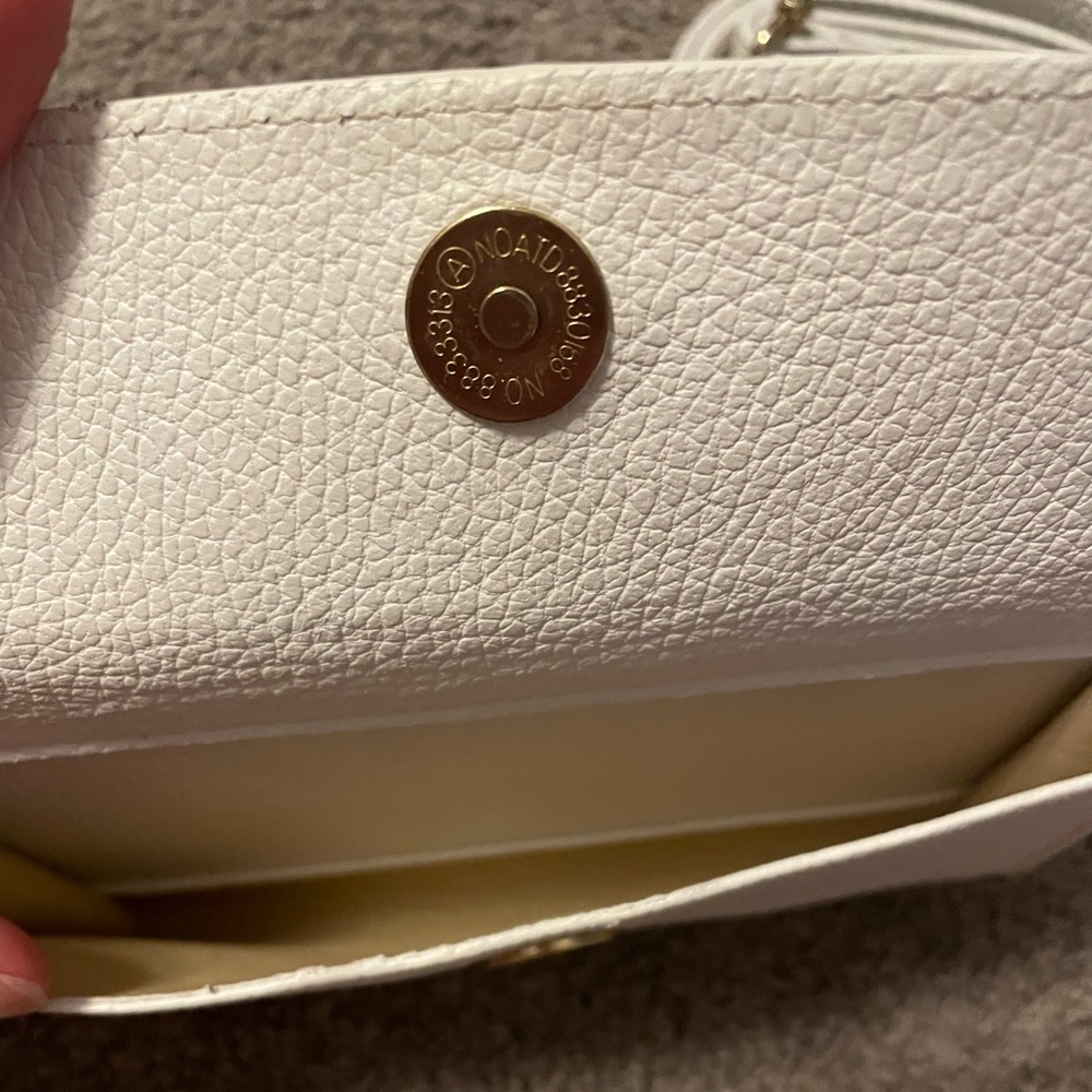 V Italia Made in Italy(Versace) 19.69 Leather Wallet Shoulder Bag, White - Picture 7 of 10